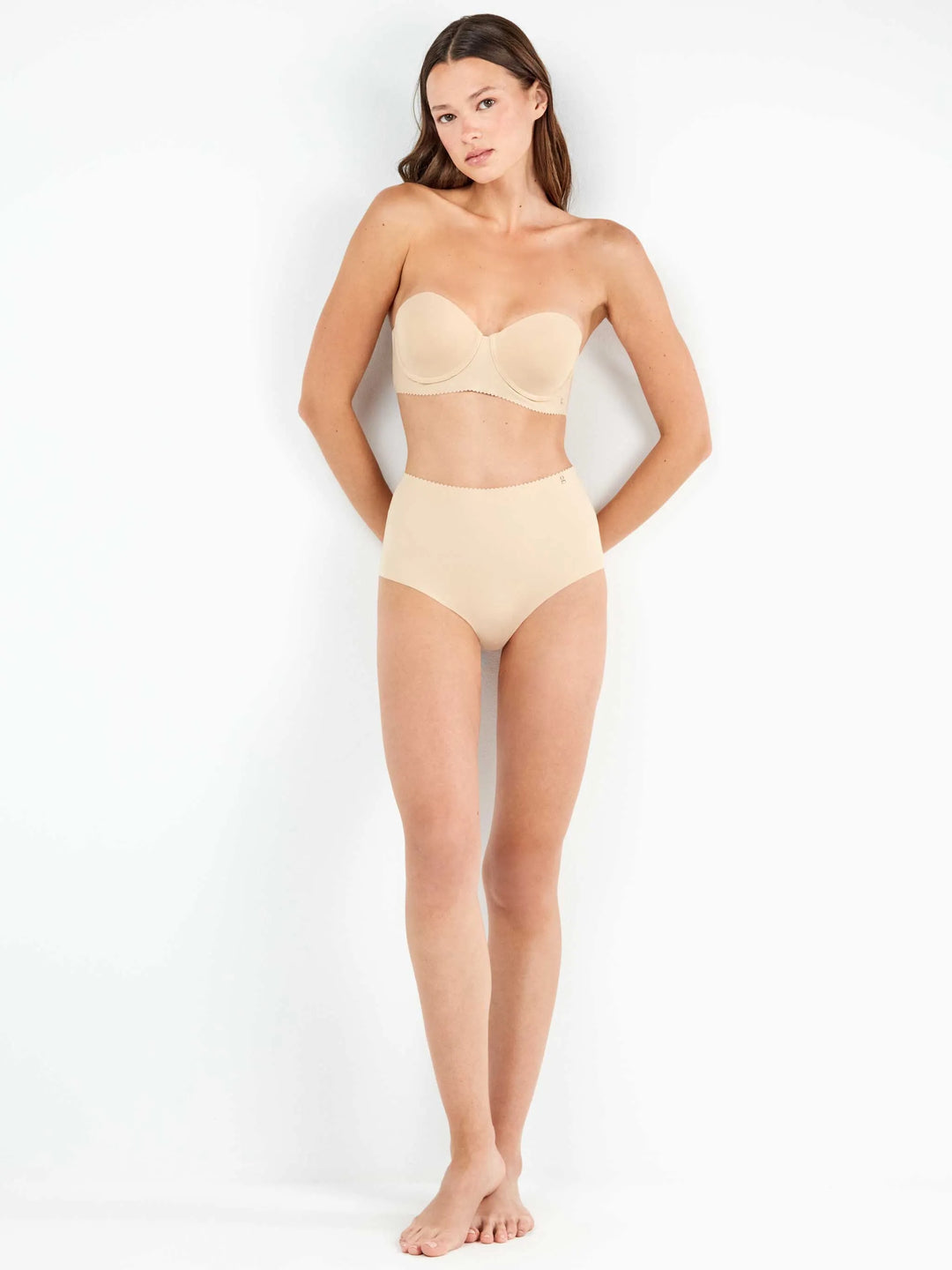 Braguita alta invisible tejido microfibra