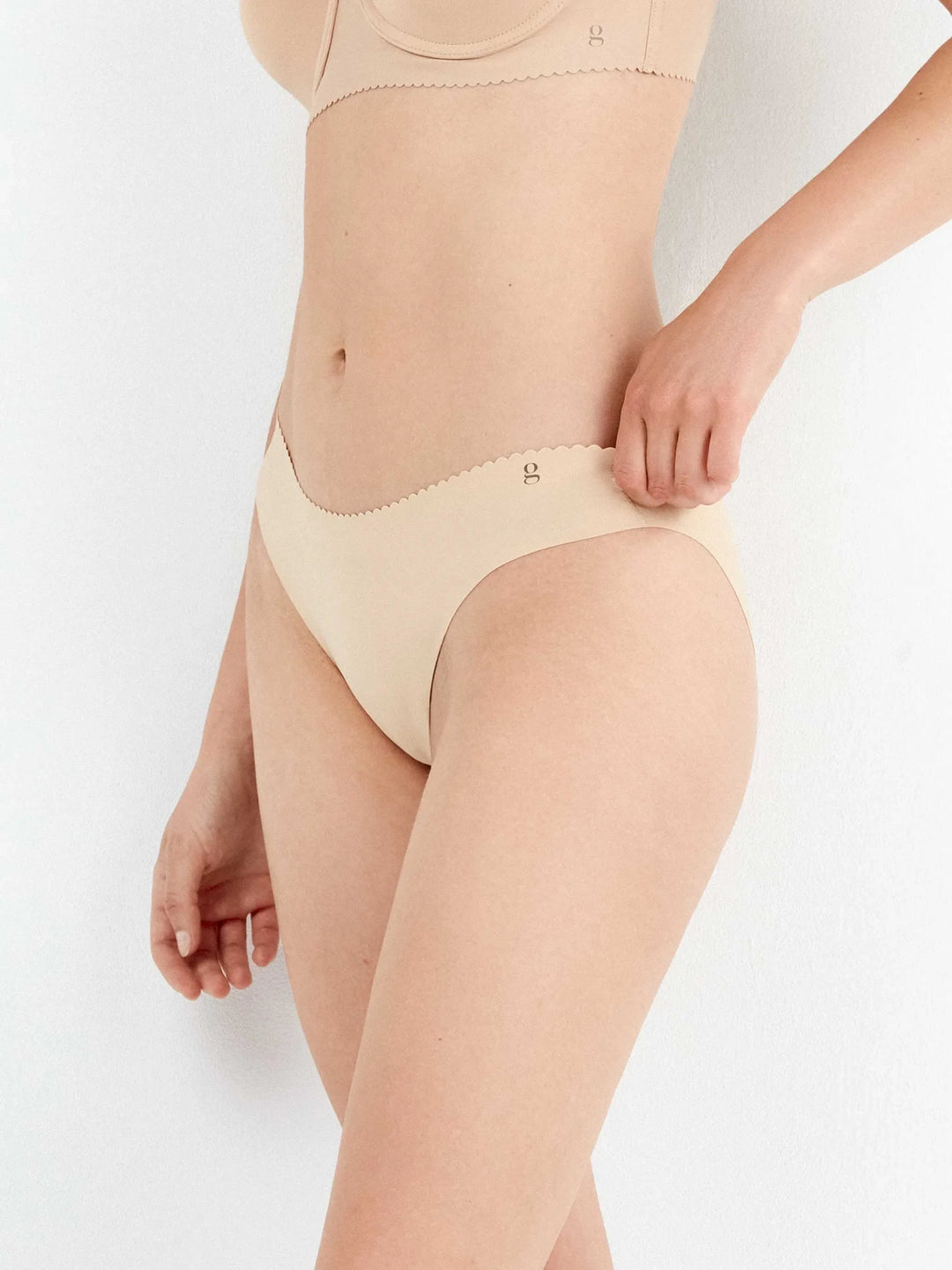 Braguita midi invisible tejido microfibra