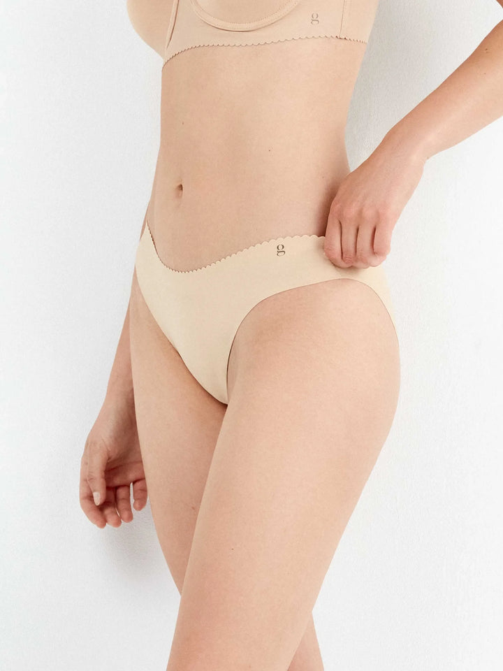 Braguita midi invisible tejido microfibra