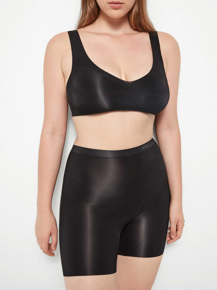 Pantalón moldeador con acabados termofusionados y corte láser