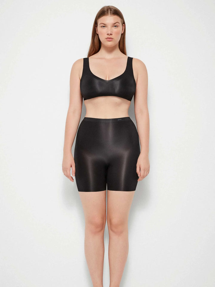 Pantalón moldeador con acabados termofusionados y corte láser